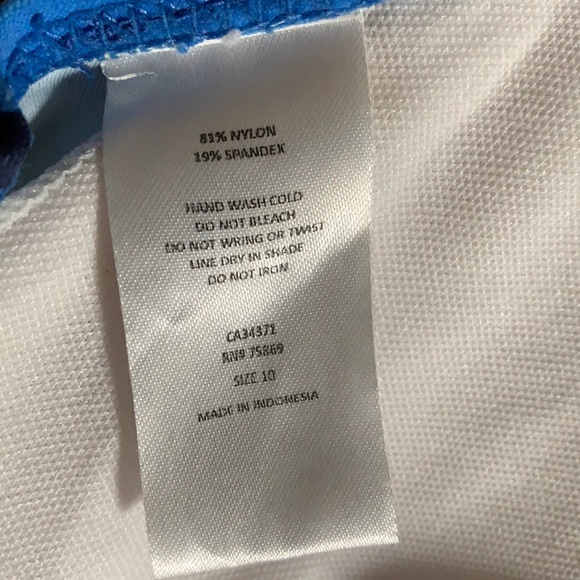 Cute Halter Bathing Suit Top with Underwire - Picture 3 of 4